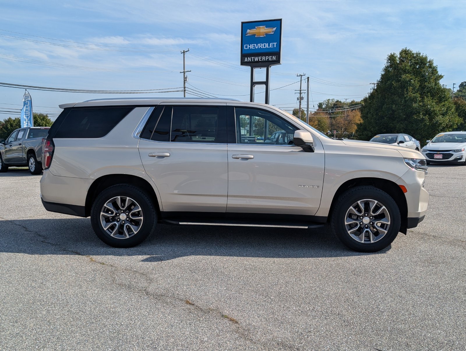 Used 2022 Chevrolet Tahoe LS AWD/4WD image 2