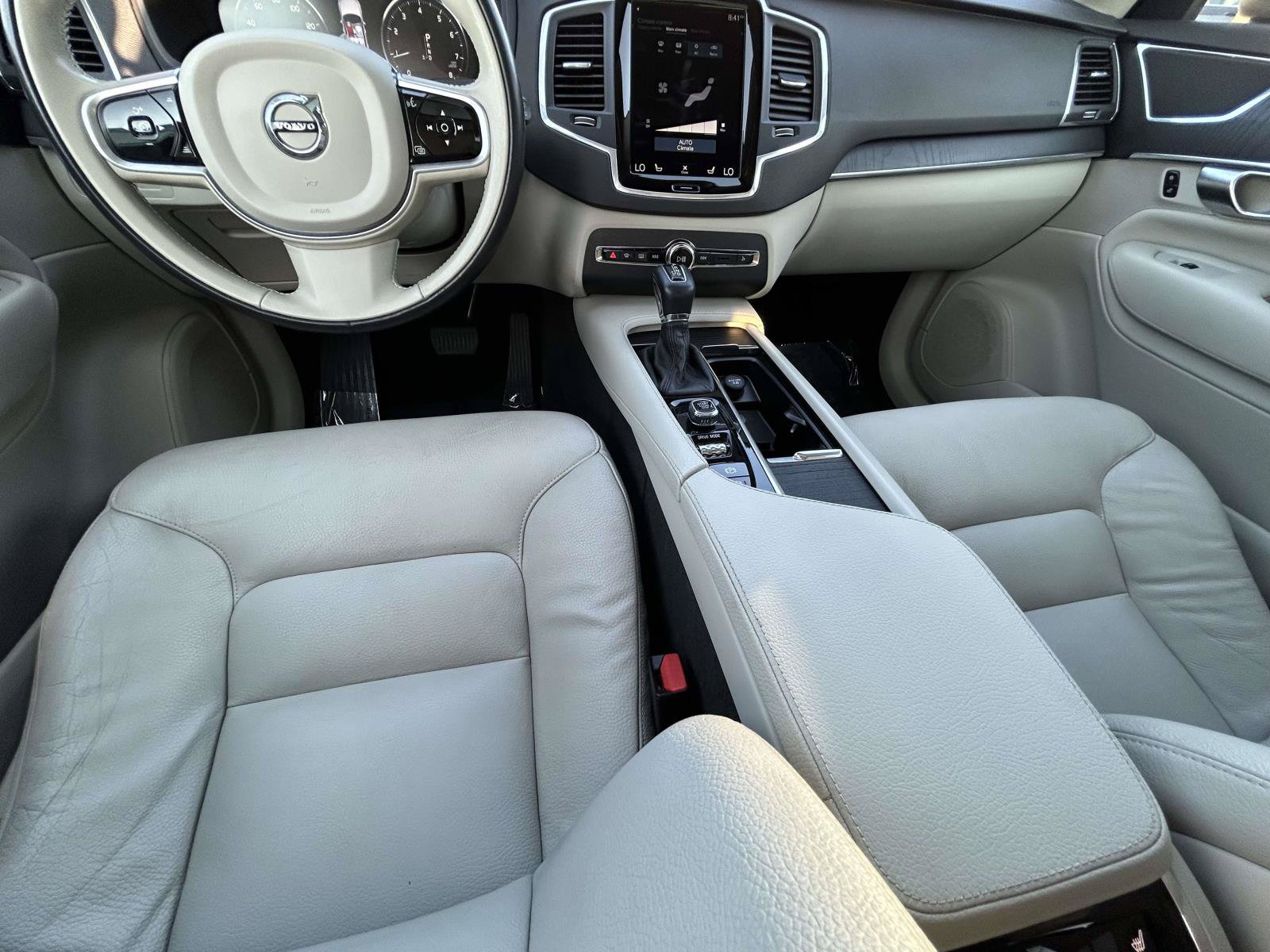 Used 2020 Volvo XC90 T6 Momentum w/ Protection Package Premier AWD/4WD image 18