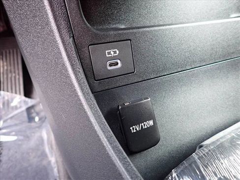 Used 2025 Subaru Solterra Premium w/ Premium Package image 15