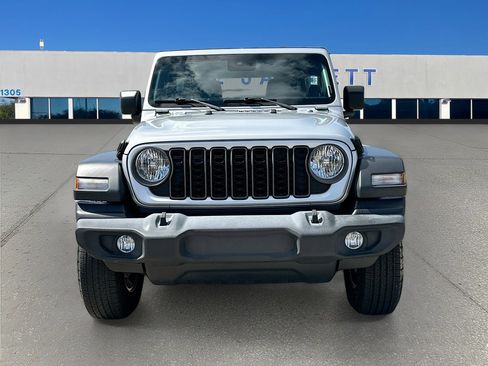 Used 2024 Jeep Wrangler Unlimited Sport AWD/4WD image 2