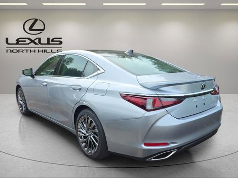 New 2025 Lexus ES 350 Ultra Luxury image 6