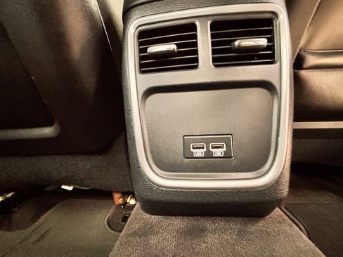 Used 2018 Dodge Charger R/T image 23