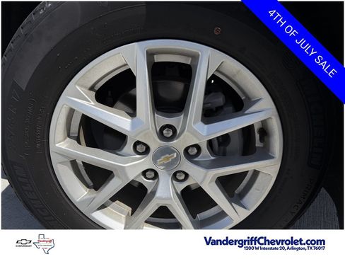 Used 2023 Chevrolet Equinox LT w/ Driver Convenience Package FWD image 9