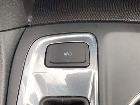 Used 2021 Chevrolet Equinox LS image 24