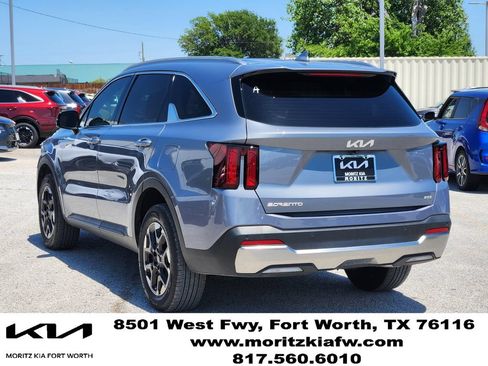 Used 2025 Kia Sorento S AWD/4WD image 4