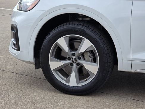 Used 2023 Audi Q5 2.0T Premium Plus w/ Premium Plus Package AWD/4WD image 9