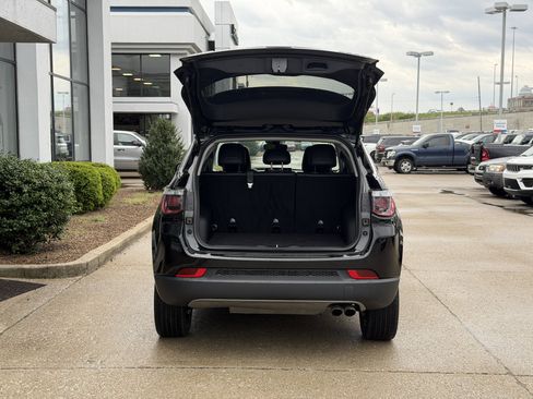 Used 2022 Jeep Compass Limited AWD/4WD image 11