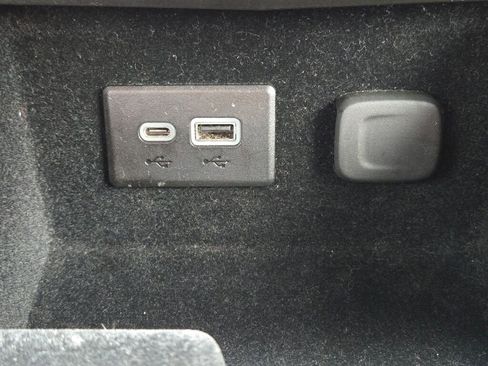 Used 2023 Cadillac XT4 Premium Luxury image 28