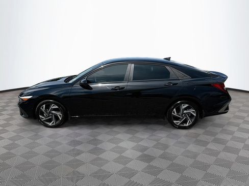 Used 2025 Hyundai Elantra Sport FWD image 9