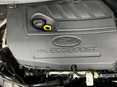 Used 2017 Ford Escape SE AWD/4WD image 10