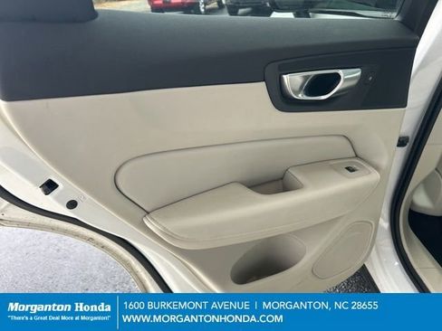 Used 2024 Volvo XC60 B5 Plus image 26