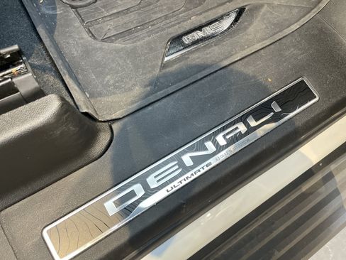 Used 2025 GMC Yukon XL Denali Ultimate w/ LPO, Floor Liner Package AWD/4WD image 48