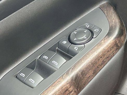 Used 2023 GMC Acadia Denali FWD image 17