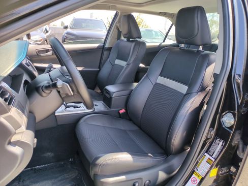 Used 2012 Toyota Camry SE FWD image 27