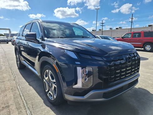 Used 2024 Hyundai Palisade Limited image 2