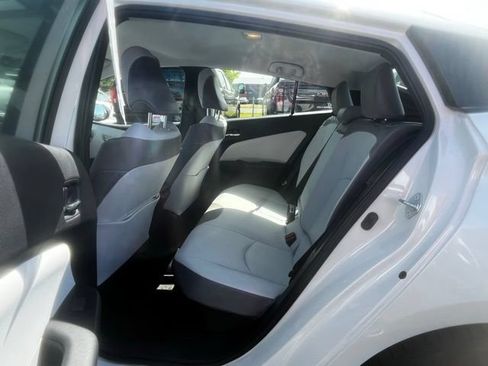 Used 2020 Toyota Prius Prime XLE FWD image 11