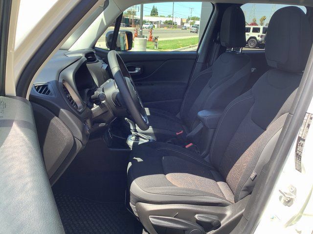 Used 2023 Jeep Renegade Latitude AWD/4WD image 8