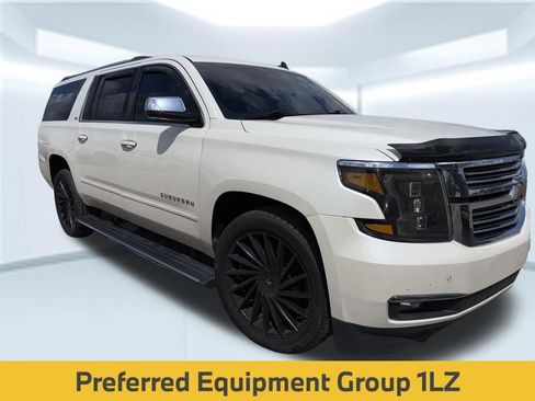 Used 2015 Chevrolet Suburban LTZ RWD image 4