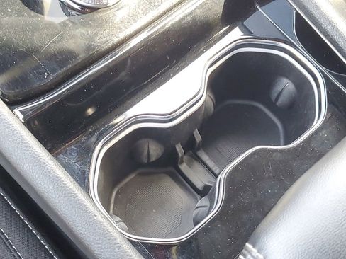 Used 2023 Jeep Grand Cherokee Laredo image 21