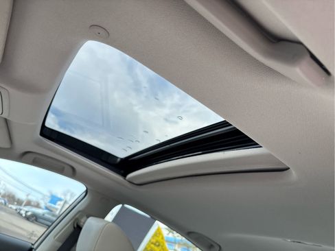 Used 2018 Honda Accord Touring image 10