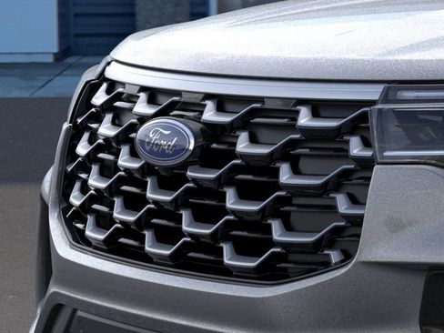 New 2026 Ford Explorer Platinum image 17