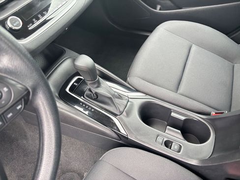 Used 2025 Toyota Corolla LE FWD image 41