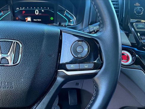 Used 2023 Honda Odyssey Touring image 18