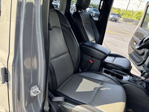 Used 2018 Jeep Wrangler Unlimited Sport AWD/4WD image 31