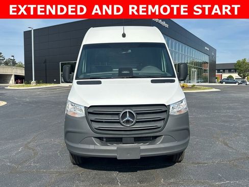 Used 2025 Mercedes-Benz Sprinter 3500 image 2
