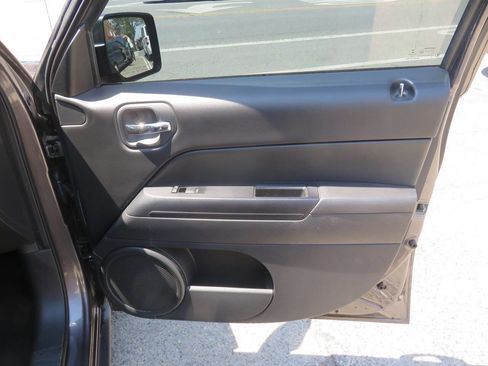 Used 2015 Jeep Patriot Sport w/ Power Value Group AWD/4WD image 24