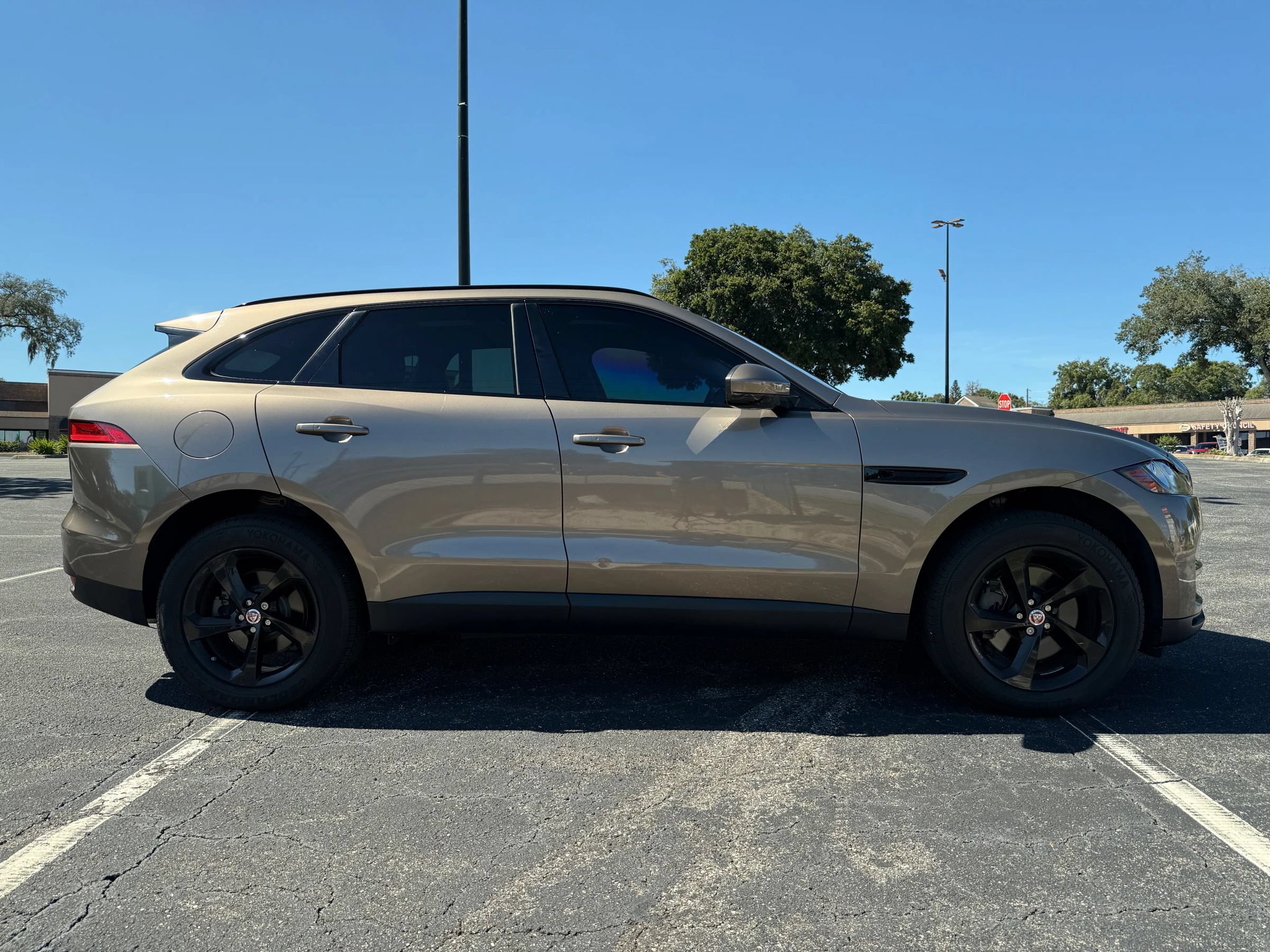 Used 2017 Jaguar F-PACE Prestige AWD/4WD image 4