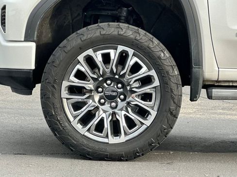 Used 2024 GMC Sierra 1500 Denali Ultimate image 25