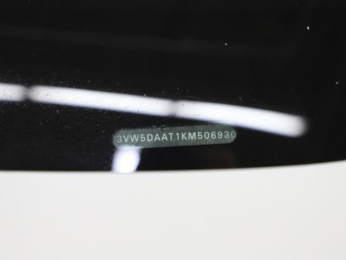 Used 2019 Volkswagen Beetle 2.0T SE image 27