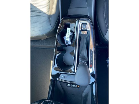 New 2026 Chevrolet Trax LT w/ Sunroof Package FWD image 31