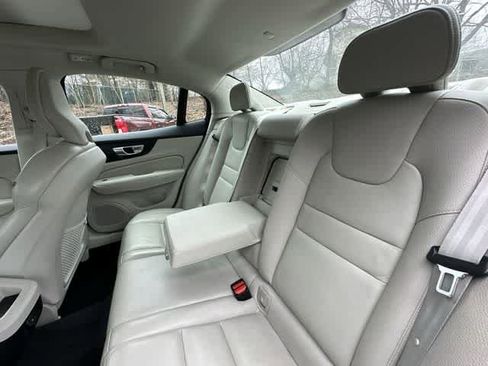 Used 2024 Volvo S60 B5 Plus image 19