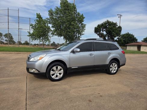 Used 2012 Subaru Outback 2.5i AWD/4WD image 2