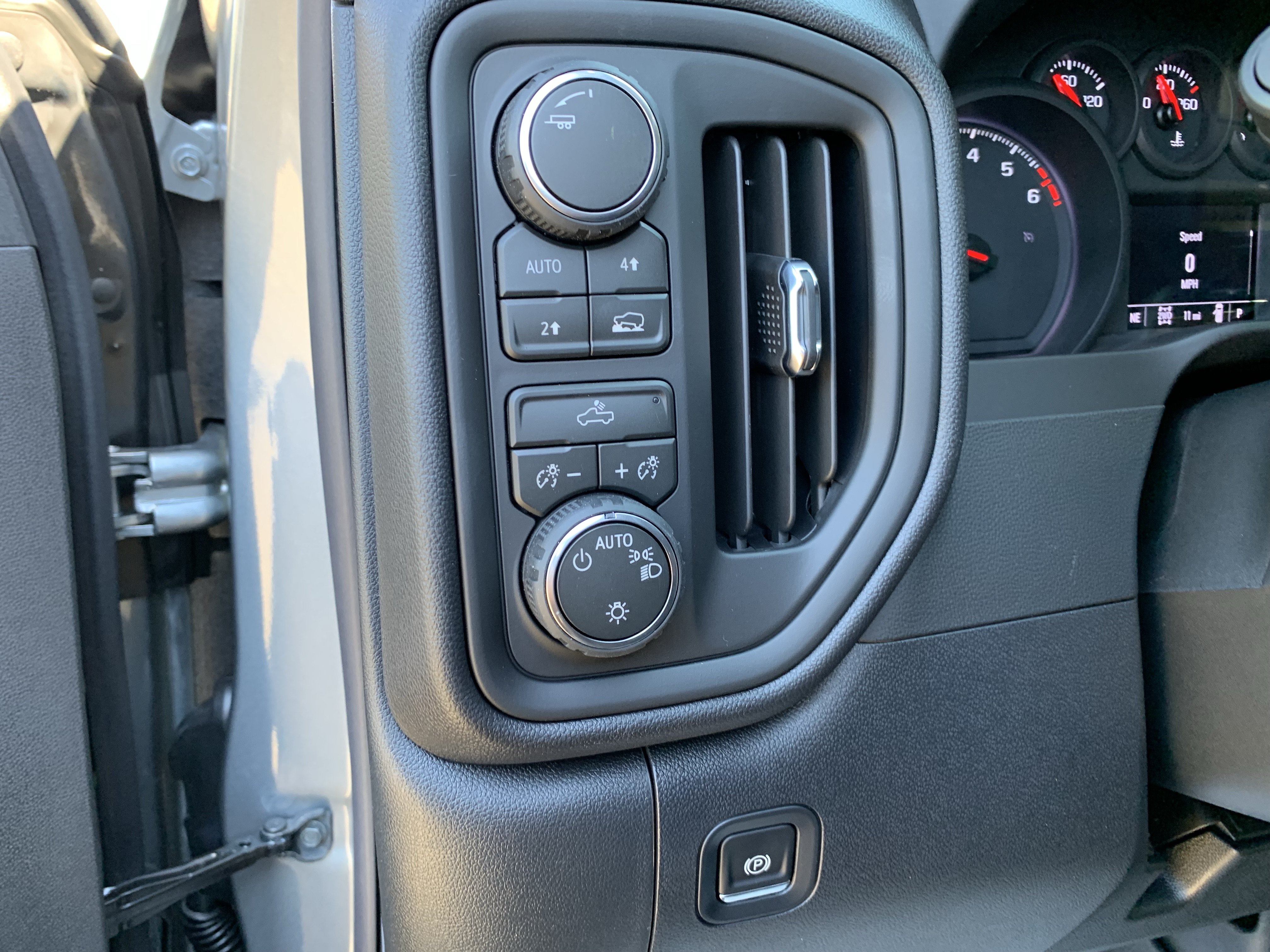 New 2026 Chevrolet Silverado 1500 Custom w/ Turbomax Blackout Package AWD/4WD image 13