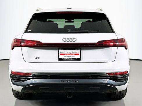 Used 2024 Audi Q8 e-tron Premium Plus w/ Premium Plus Package image 3
