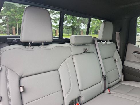 Certified 2026 GMC Sierra 1500 SLT w/ SLT Premium Plus Package AWD/4WD image 12