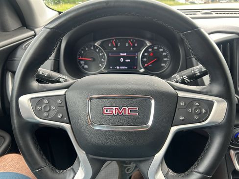 Used 2024 GMC Terrain SLT FWD image 30