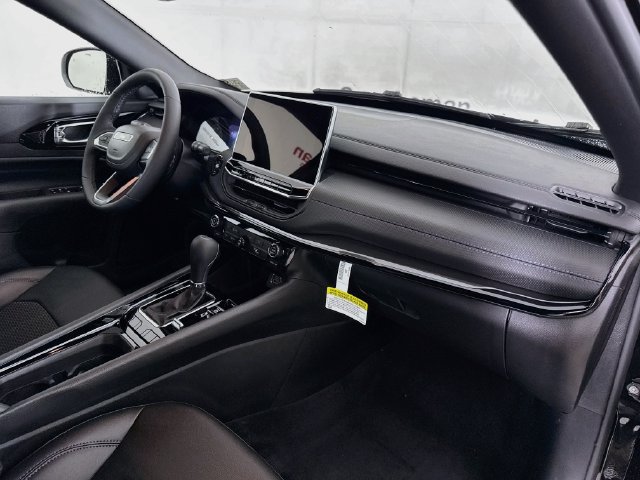 New 2026 Jeep Compass Latitude AWD/4WD image 26