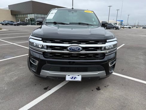 Used 2024 Ford Expedition Limited image 2