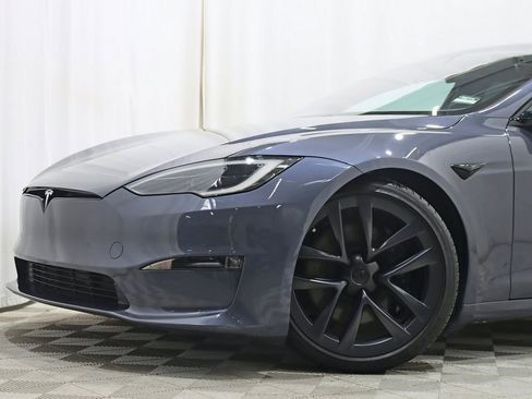 Used 2023 Tesla Model S Standard Range image 2