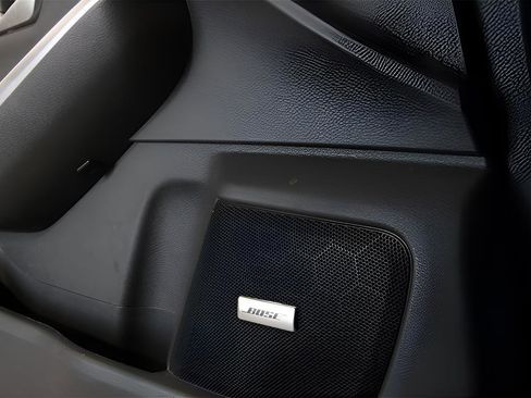 Used 2024 Nissan Sentra SR w/ SR Premium Package FWD image 9