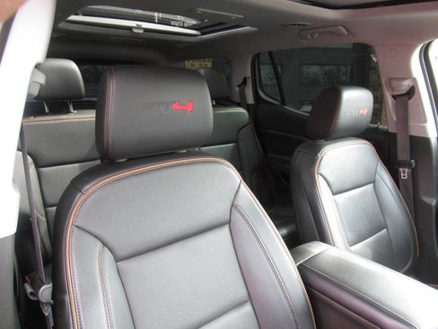 Used 2023 GMC Acadia AT4 w/ Preferred Package image 7