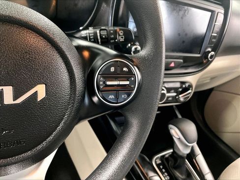 Used 2025 Kia Soul LX FWD image 24