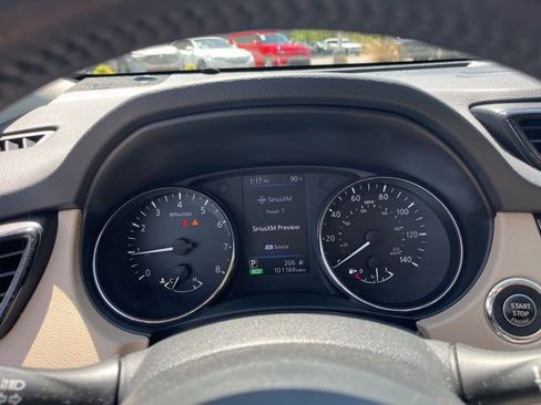 Used 2018 Nissan Rogue SV w/ Sun & Sound Touring Package FWD image 22