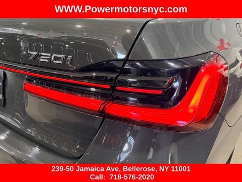Used 2021 BMW 750i xDrive w/ Executive Package AWD/4WD image 9