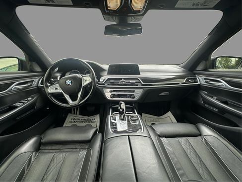 Used 2017 BMW 750i xDrive AWD/4WD image 40
