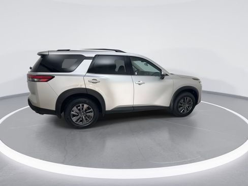 Used 2023 Nissan Pathfinder SV AWD/4WD image 8